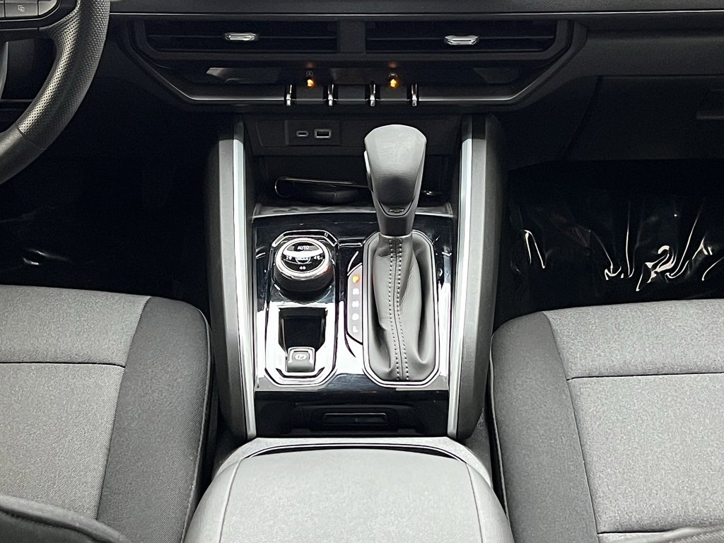 Used 2023 Chevrolet Colorado Trail Boss w/ Technology Package image 40