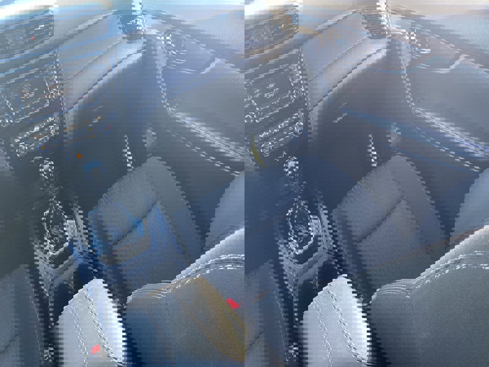 Used 2018 Nissan Rogue SV image 18