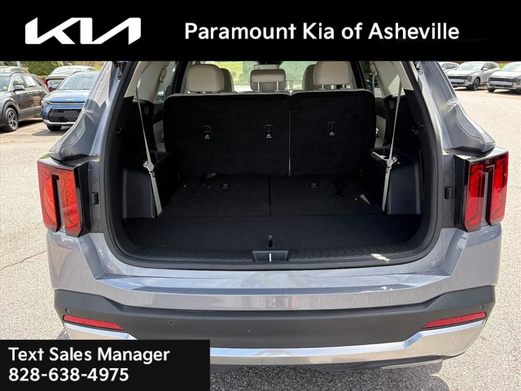 Certified 2025 Kia Sorento S image 29