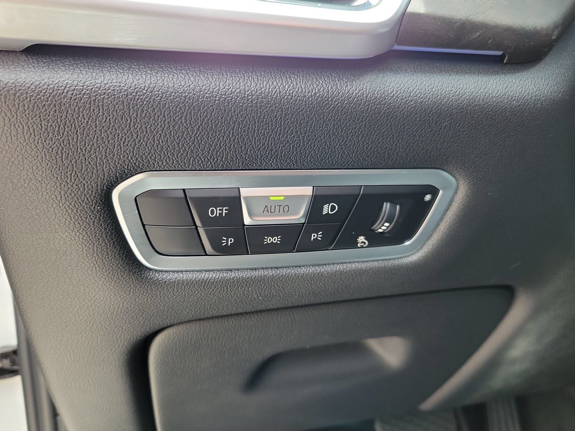 Used 2023 BMW X5 xDrive45e w/ Climate Comfort Package AWD/4WD image 31