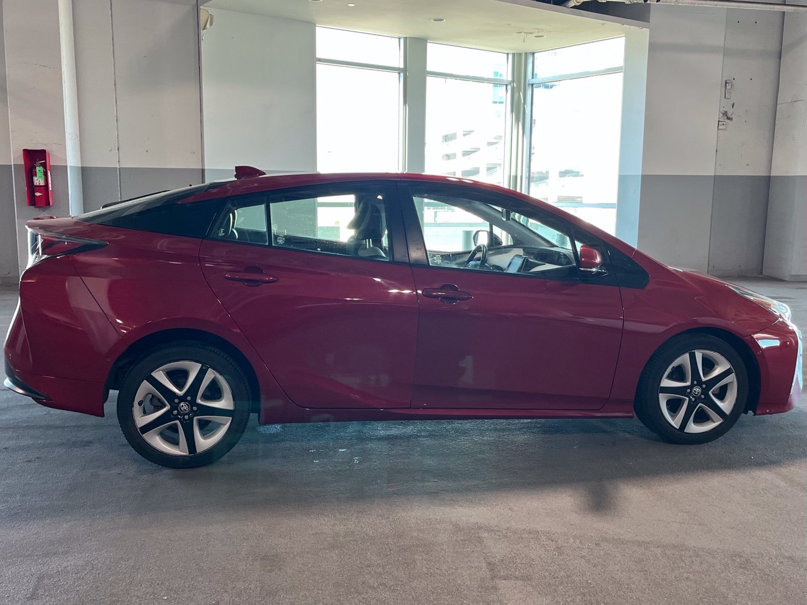 Used 2018 Toyota Prius Four Touring w/ Premium Convenience Package FWD image 12