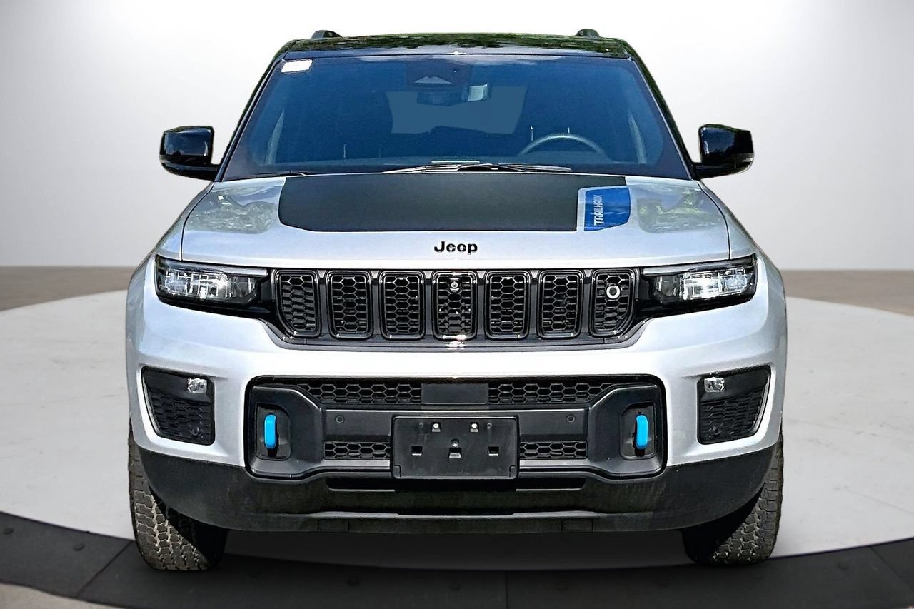 Used 2023 Jeep Grand Cherokee Trailhawk w/ Advanced Protech Group II AWD/4WD image 3