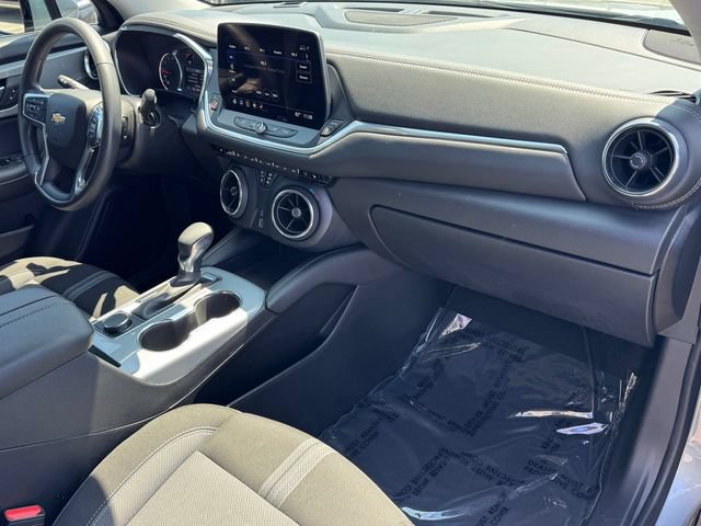Certified 2025 Chevrolet Blazer LT FWD image 6