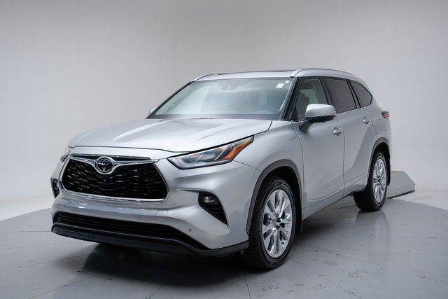 Used 2023 Toyota Highlander Limited