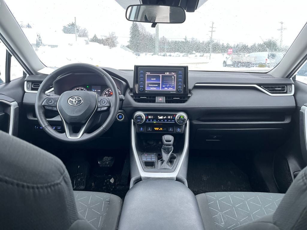 Used 2022 Toyota RAV4 XLE image 12