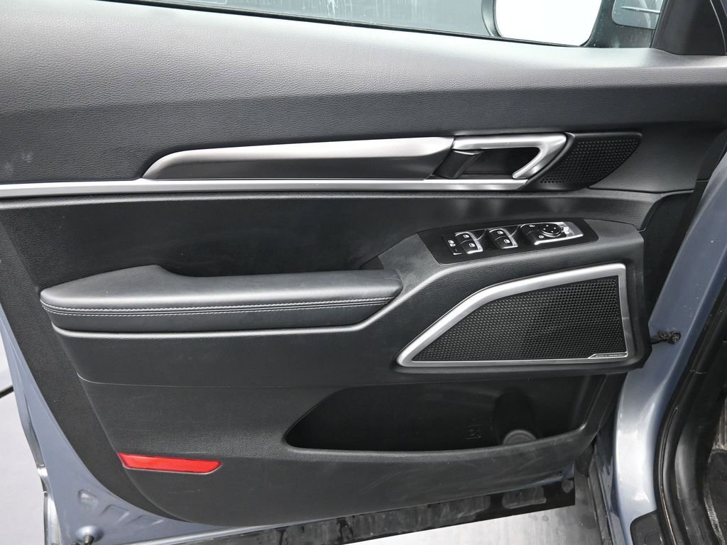 Used 2025 Kia Telluride S AWD/4WD image 16