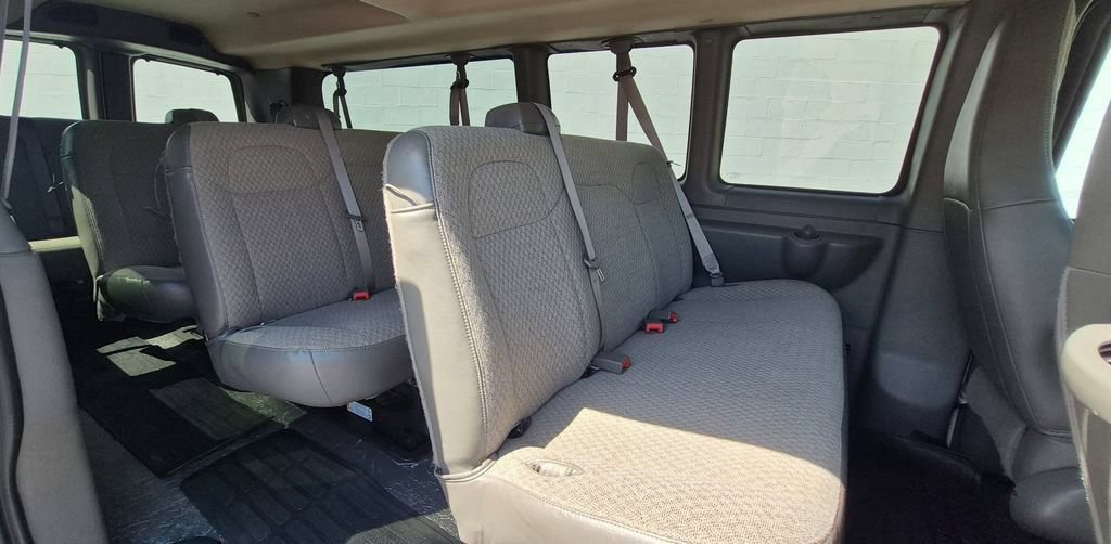Used 2025 Chevrolet Express 3500 LT w/ LT Preferred Equipment Group RWD image 63