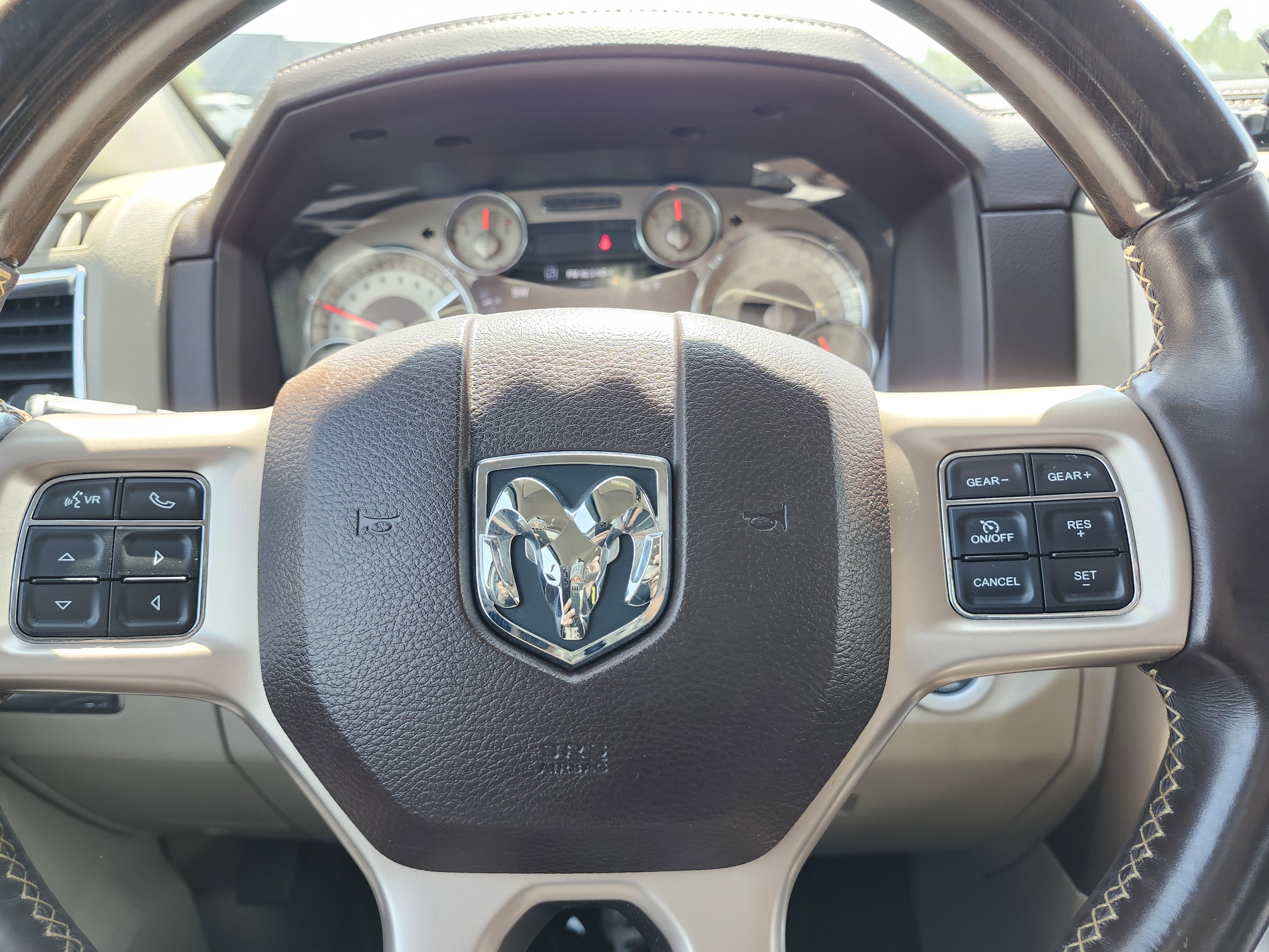 Used 2016 RAM 1500 Laramie Longhorn w/ Convenience Group AWD/4WD image 29