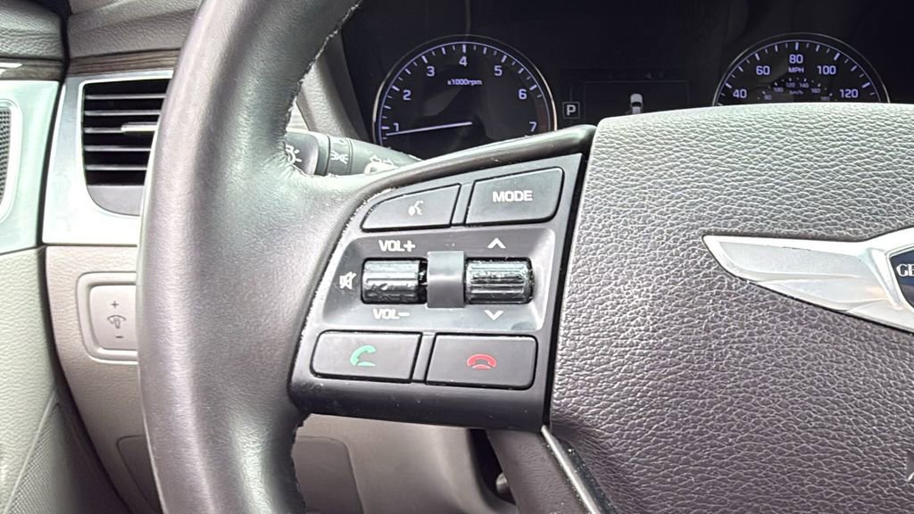 Used 2016 Hyundai Genesis 3.8 RWD image 20