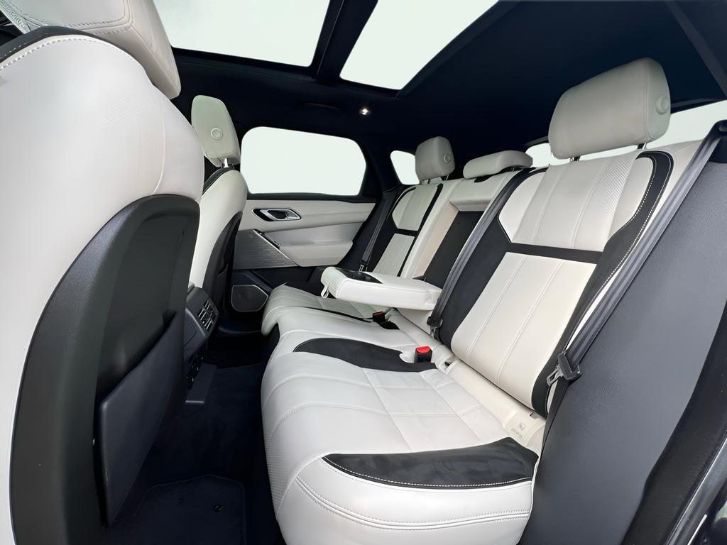 Used 2019 Land Rover Range Rover Velar R-Dynamic SE image 21