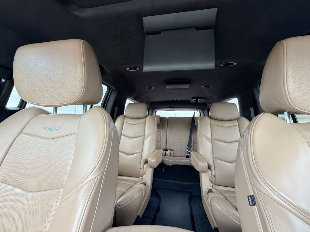 Used 2019 Cadillac Escalade ESV Platinum AWD/4WD image 16