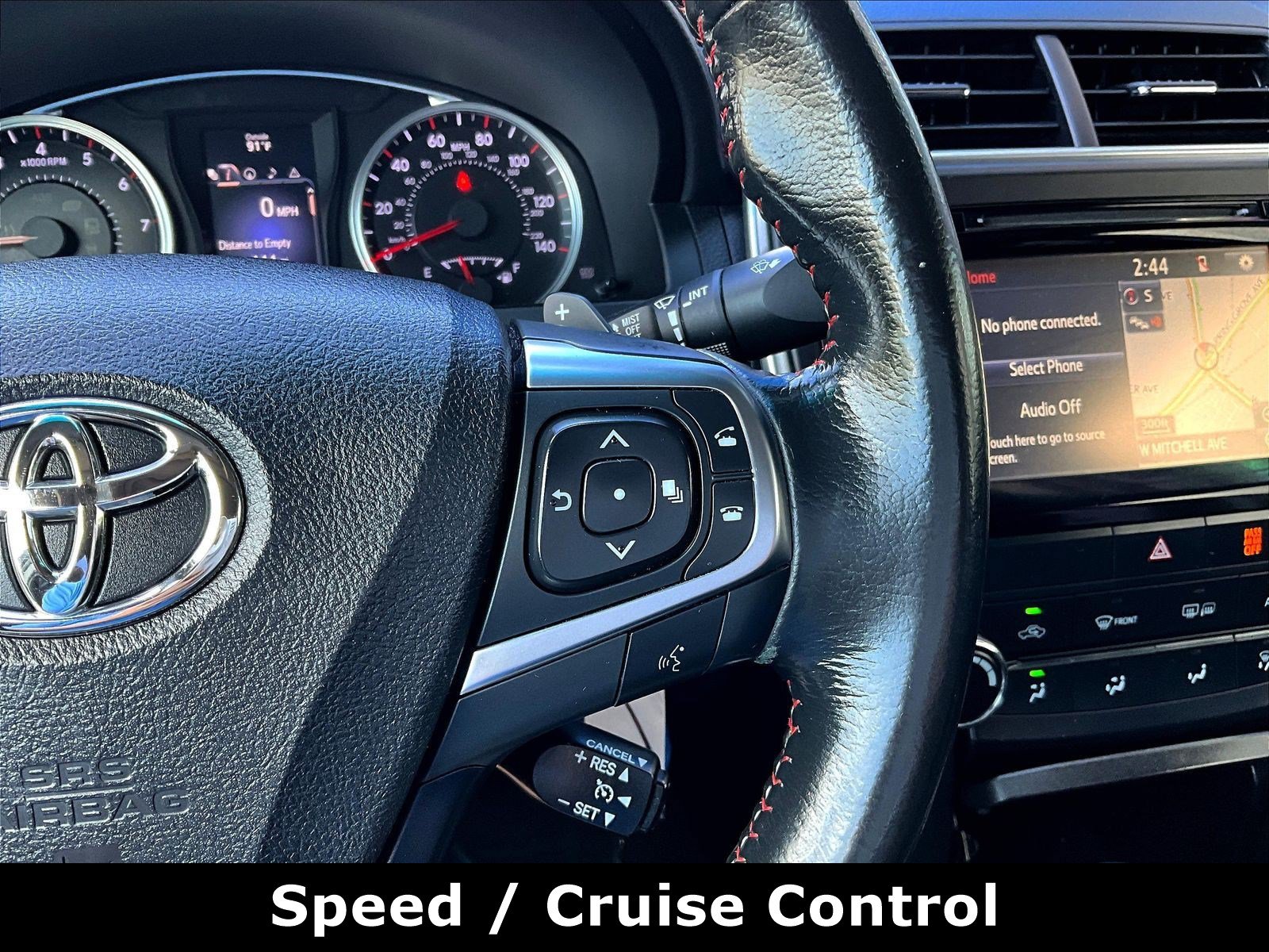 Used 2015 Toyota Camry SE w/ Moonroof Package FWD image 11