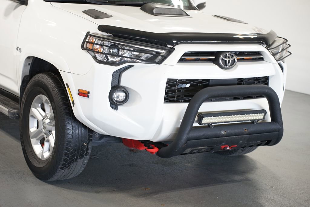 Used 2021 Toyota 4Runner SR5 Premium image 4