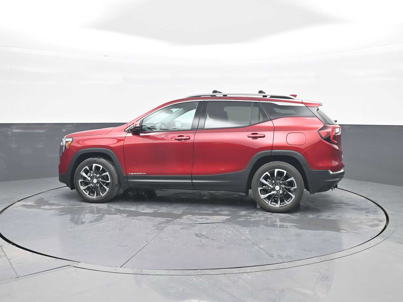 Used 2023 GMC Terrain SLT image 5