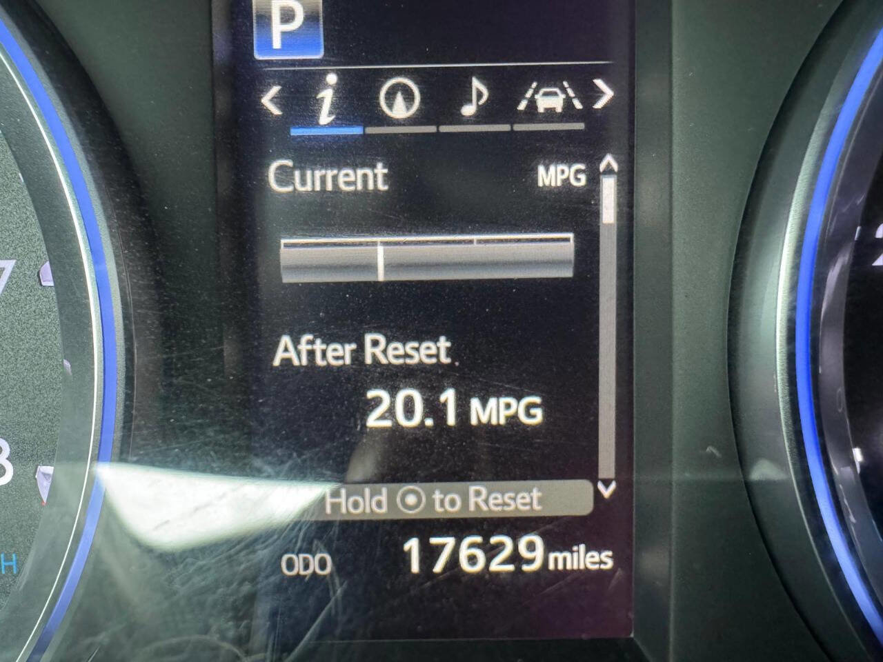 Used 2019 Toyota Highlander XLE image 24