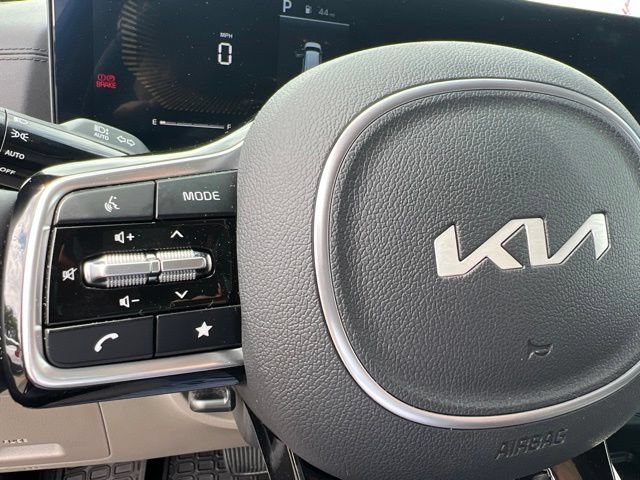 Used 2026 Kia Carnival EX FWD image 19