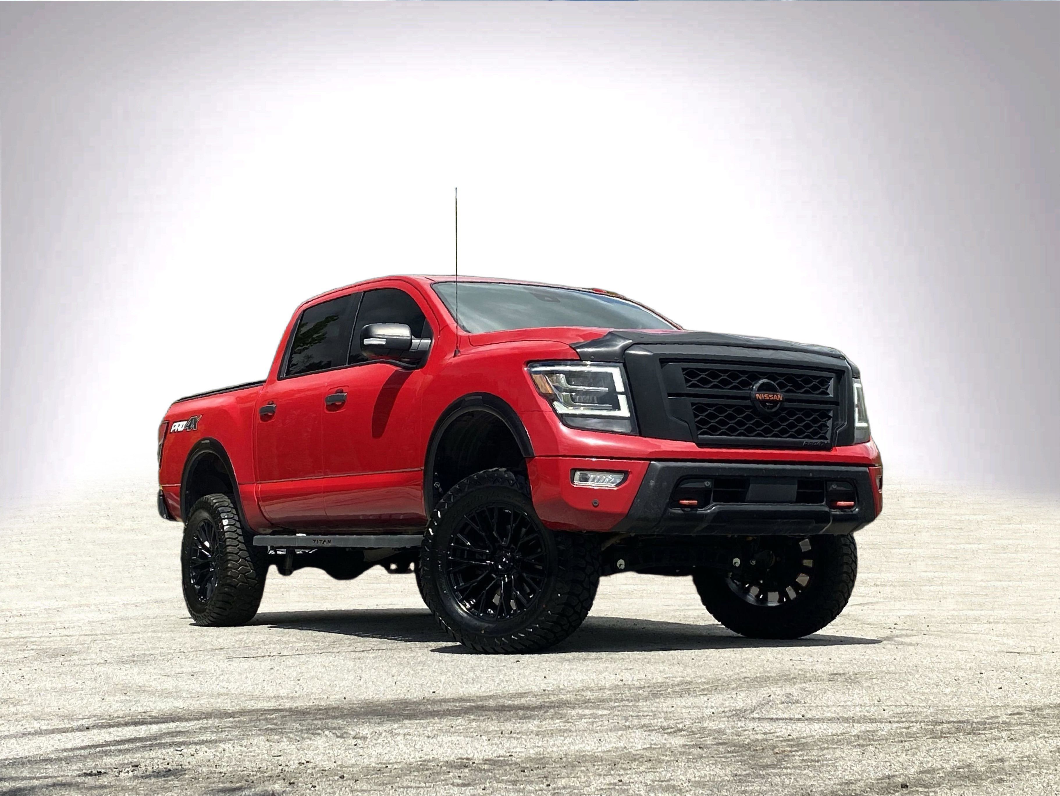 Used 2020 Nissan Titan PRO-4X image 2