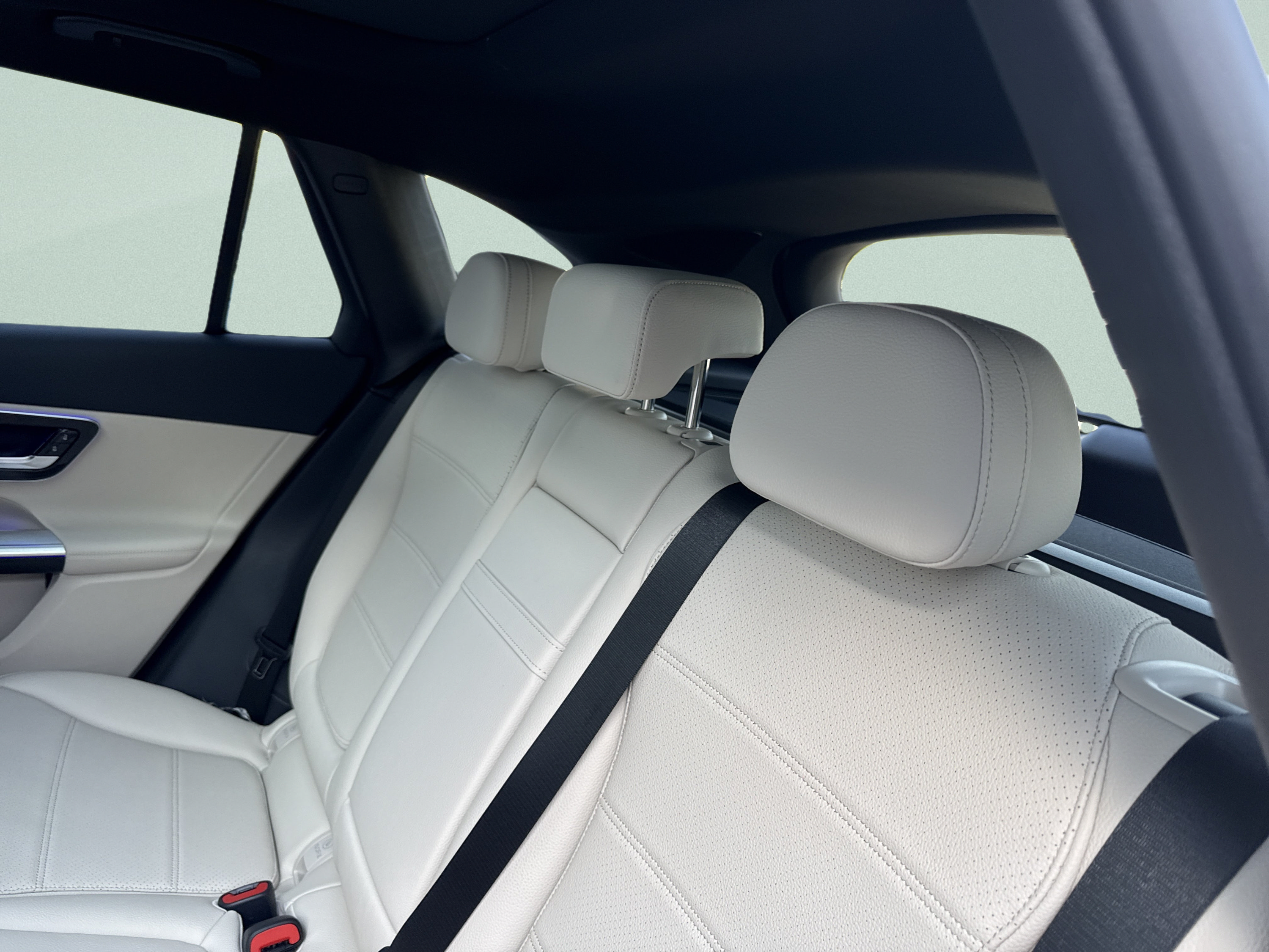 New 2027 Mercedes-Benz GLC 300 image 32