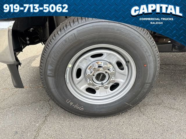 New 2026 Ford F250 XL w/ XL Chrome Package image 12