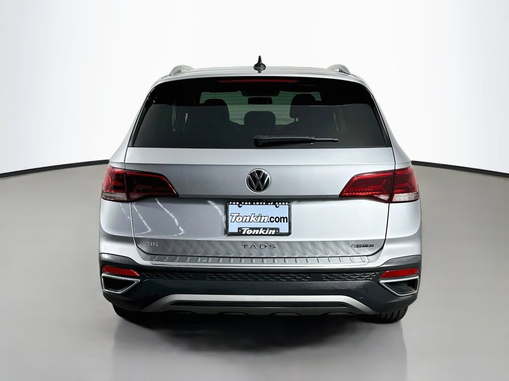 Used 2022 Volkswagen Taos SE w/ Panoramic Sunroof Package FWD image 7