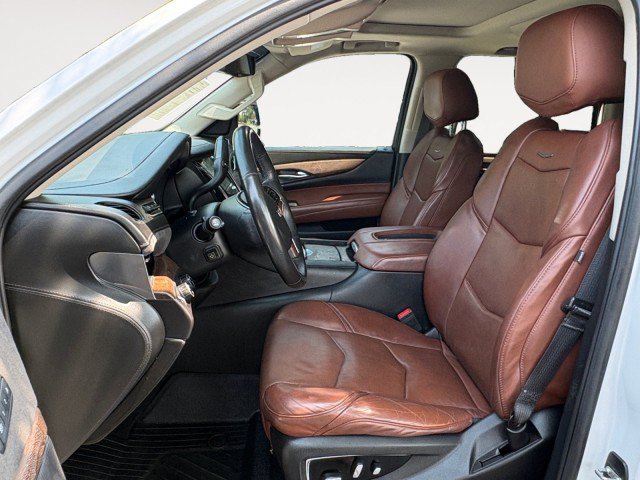 Used 2018 Cadillac Escalade Premium Luxury AWD/4WD image 14