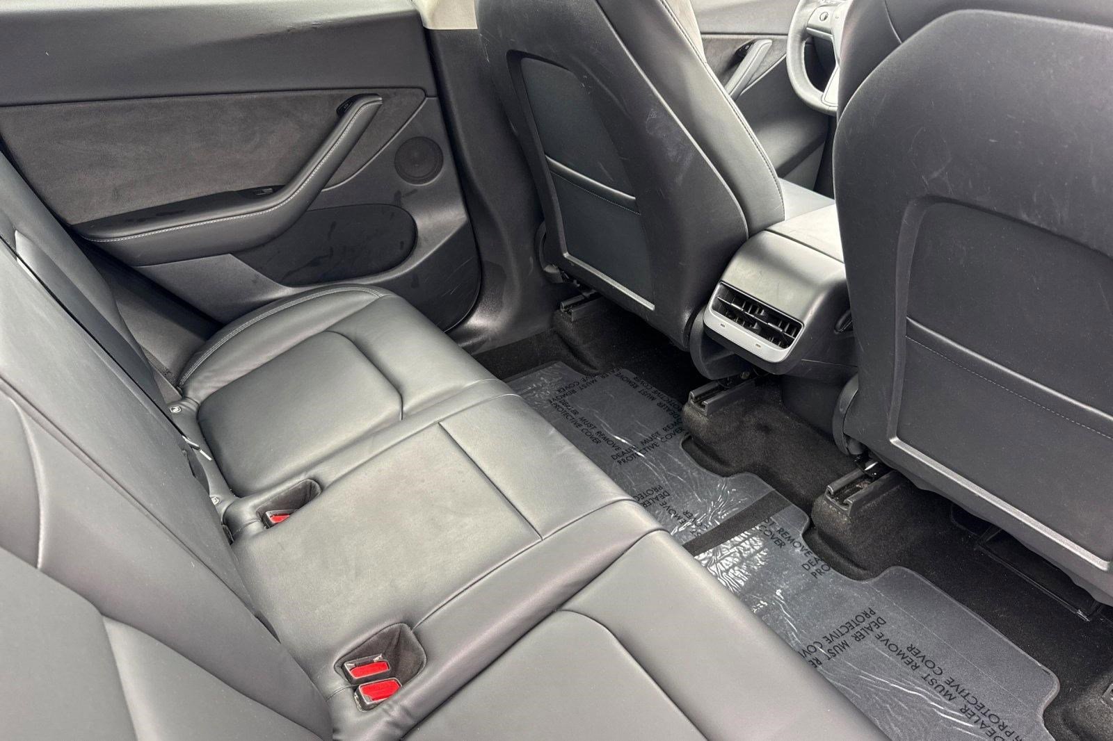 Used 2022 Tesla Model Y Performance AWD/4WD image 28