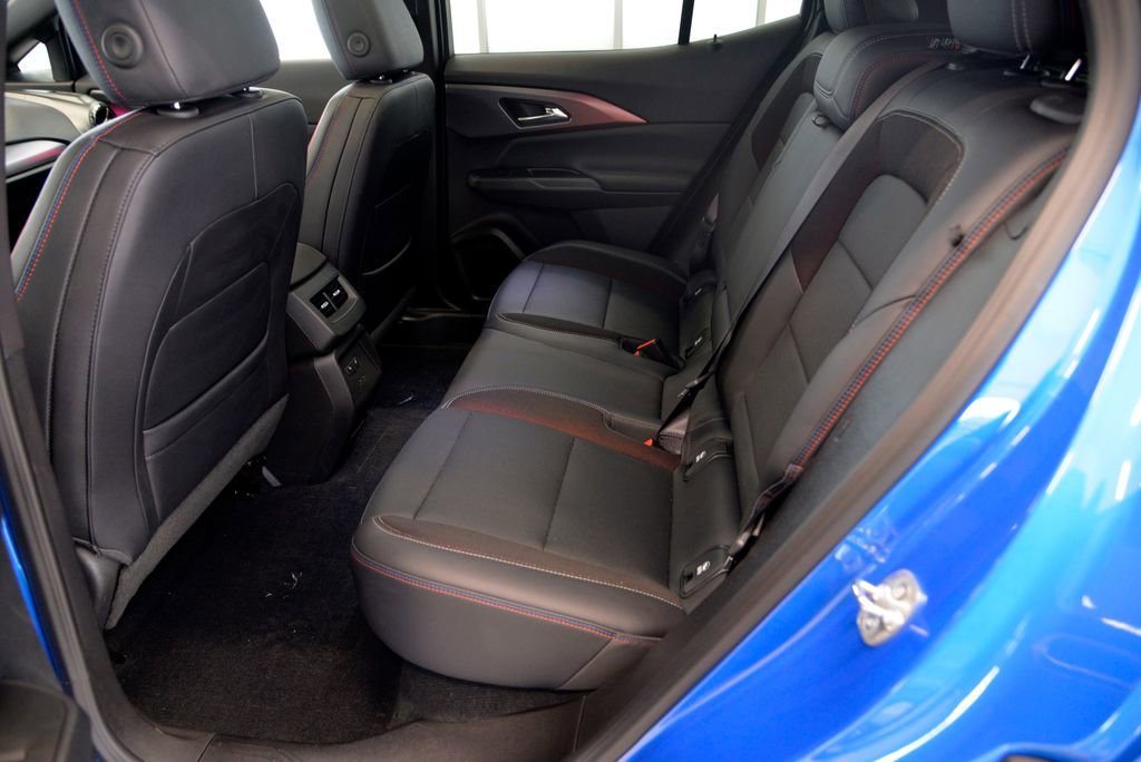 Certified 2025 Chevrolet Equinox EV RS w/ Convenience Package II image 28