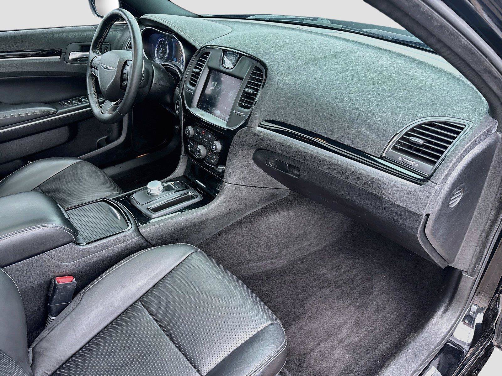 Used 2022 Chrysler 300 S w/ Comfort Group RWD image 29