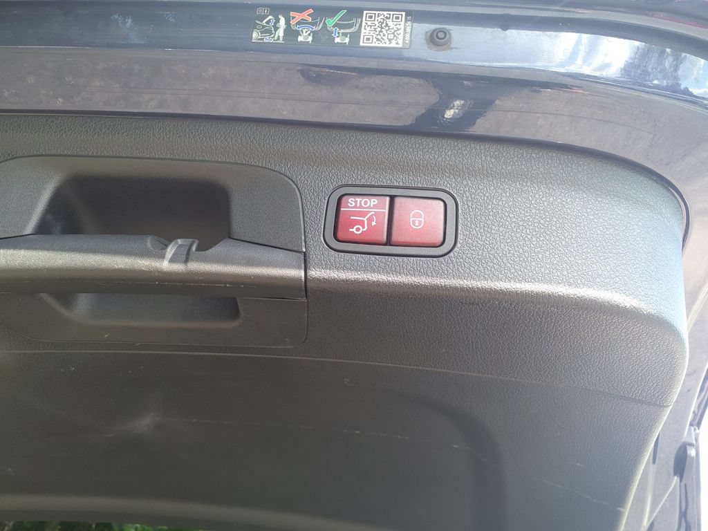 Certified 2024 Mercedes-Benz GLE 63 AMG S image 17