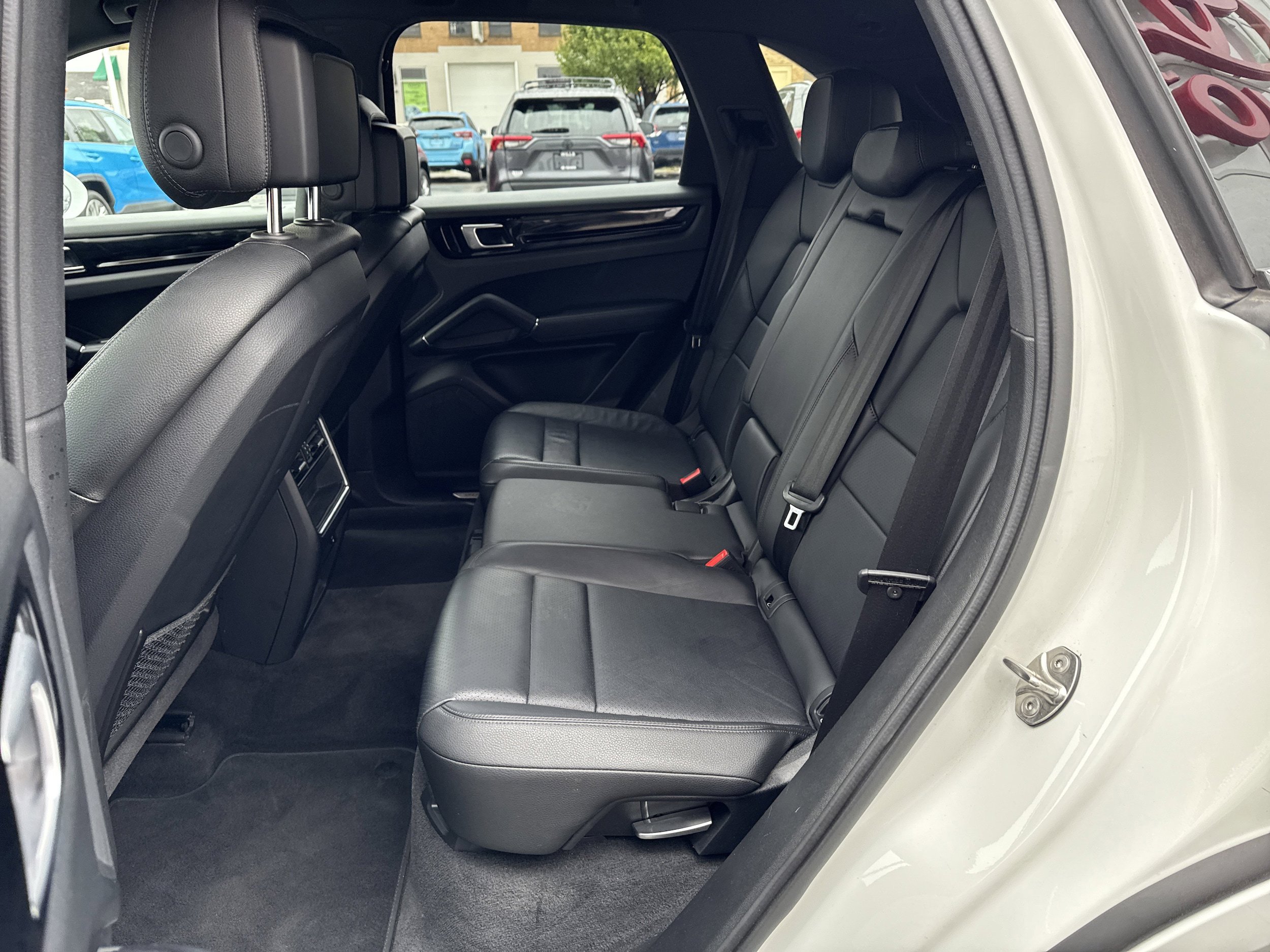 Used 2021 Porsche Cayenne AWD/4WD image 11