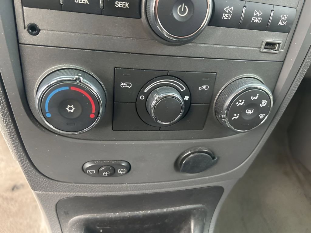 Used 2010 Chevrolet HHR LT image 24