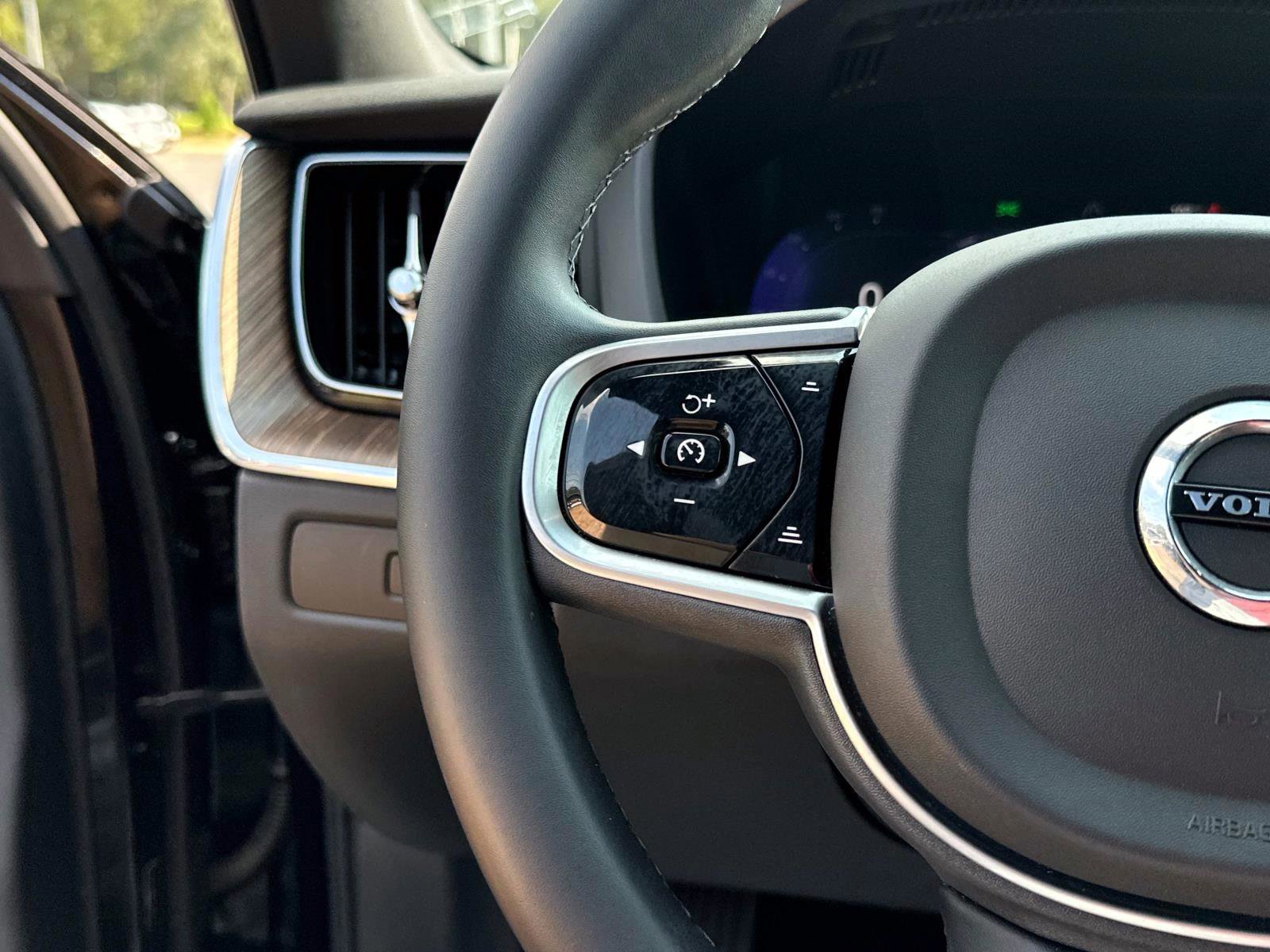 Certified 2023 Volvo XC60 B5 Plus w/ Protection Package Premier image 27