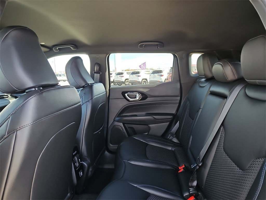 New 2026 Jeep Compass Latitude image 18