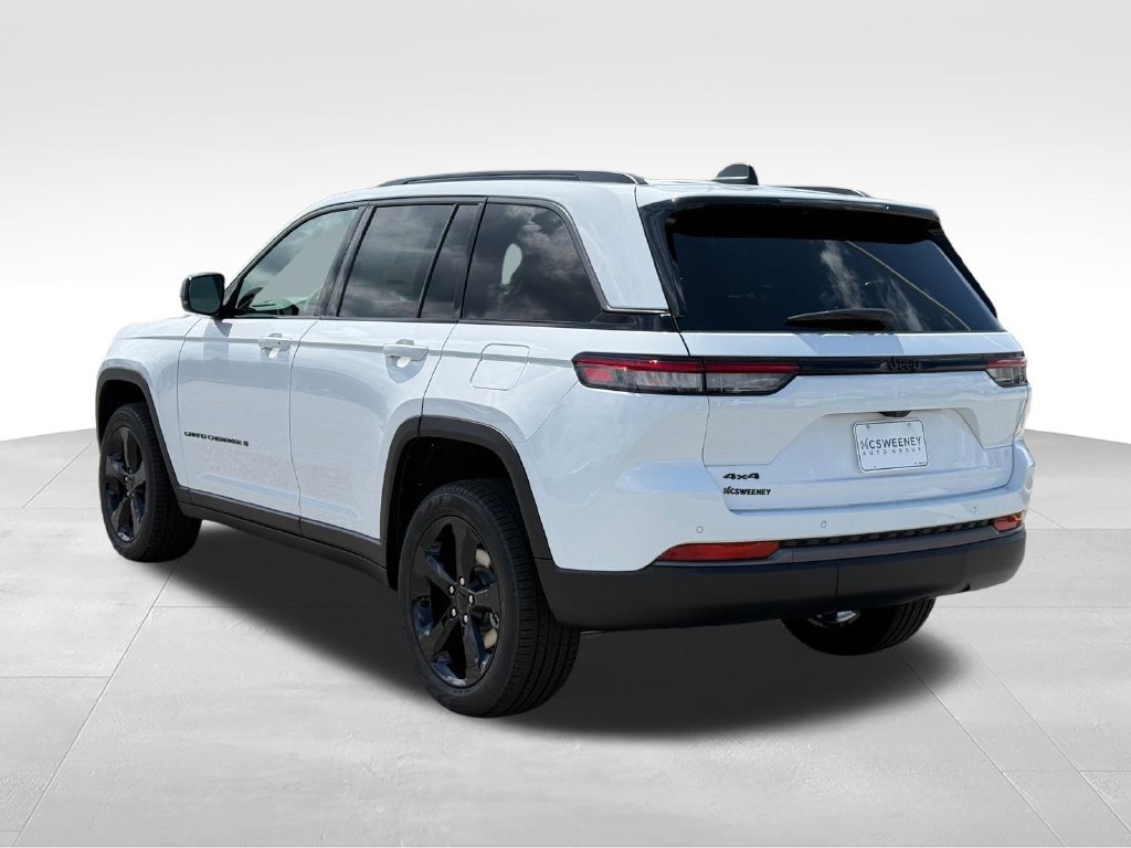 New 2026 Jeep Grand Cherokee Limited w/ Limited Altitude Package AWD/4WD image 3