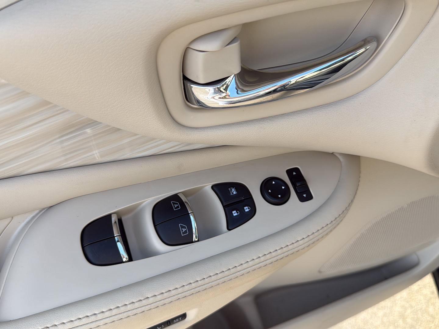 Used 2015 Nissan Murano SL w/ SL Technology Package FWD image 14