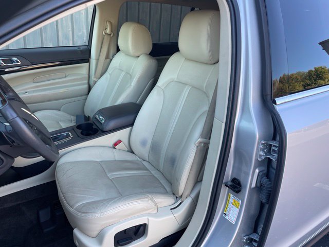 Used 2019 Lincoln MKT AWD image 21