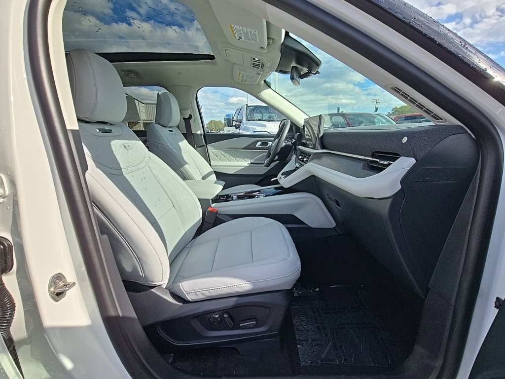 New 2026 Ford Explorer Platinum image 50