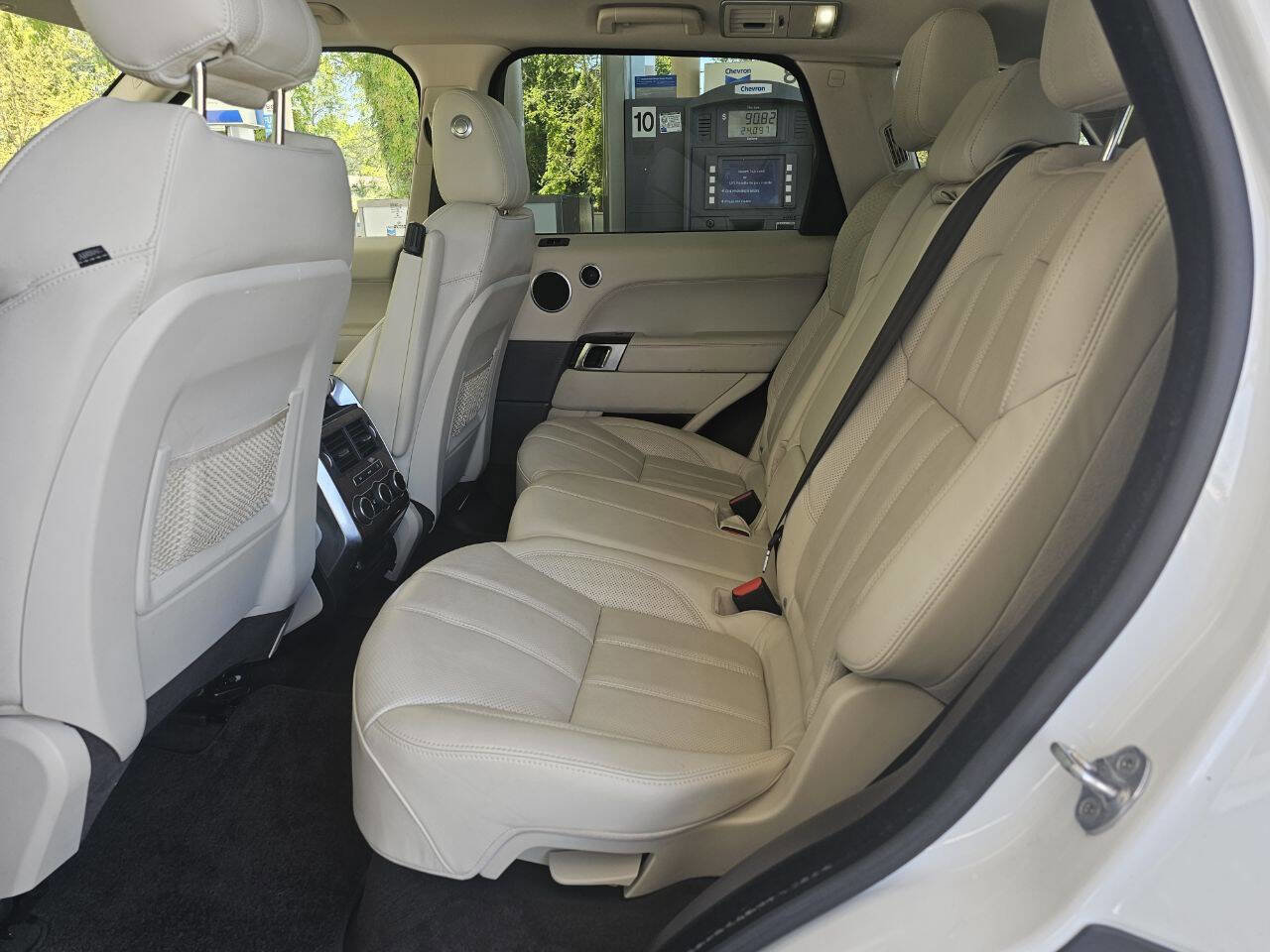 Used 2014 Land Rover Range Rover Sport HSE image 8