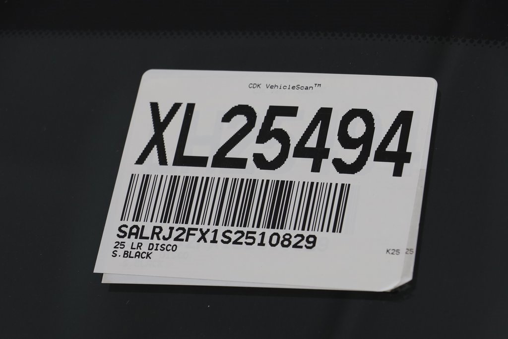 Certified 2025 Land Rover Discovery S image 27