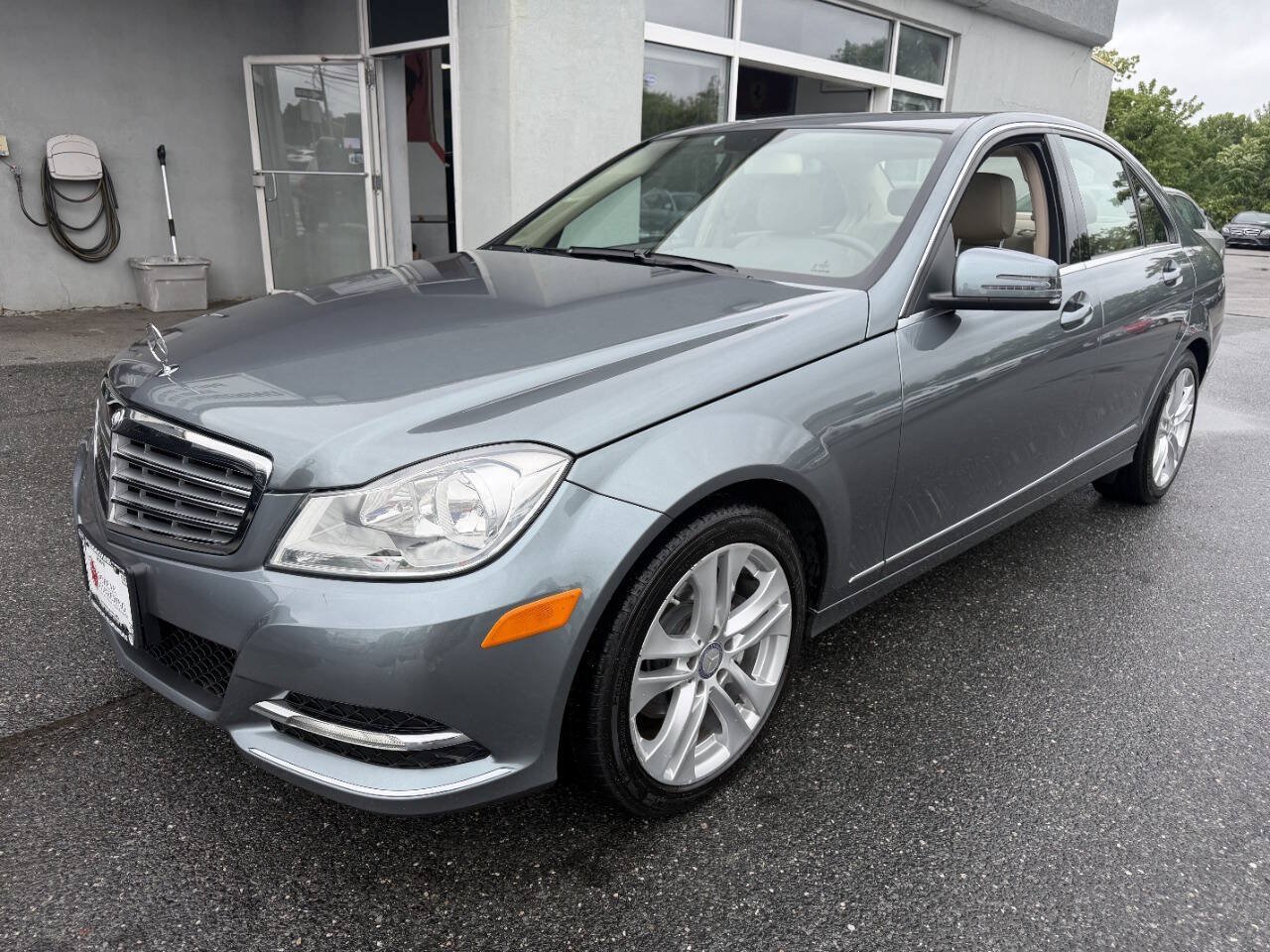 Used 2012 Mercedes-Benz C 300 4MATIC Sedan image 3