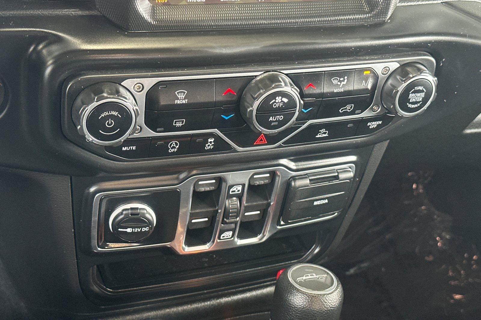 Used 2023 Jeep Gladiator Overland image 19