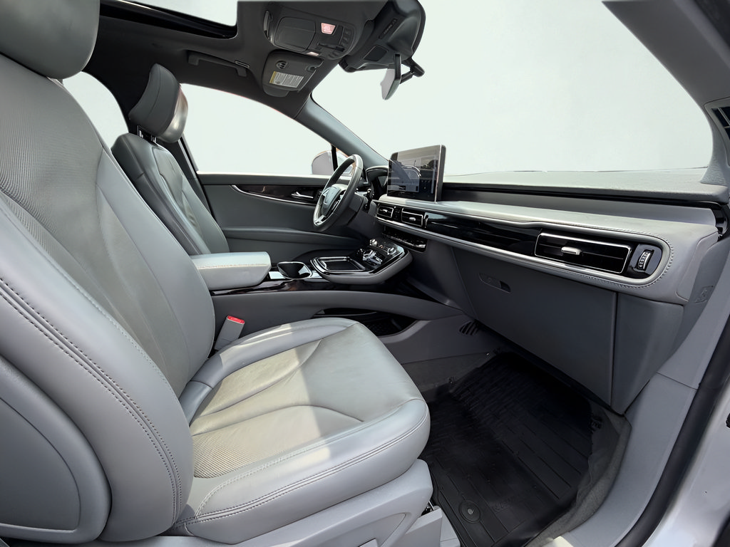 Used 2021 Lincoln Nautilus Reserve FWD image 28
