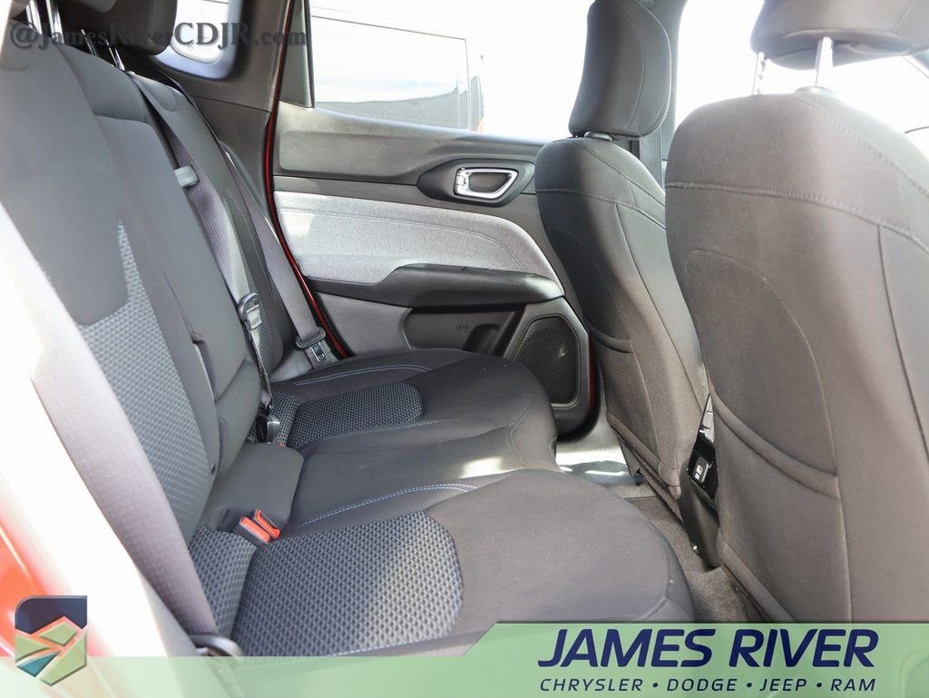 Used 2024 Jeep Compass Sport image 12