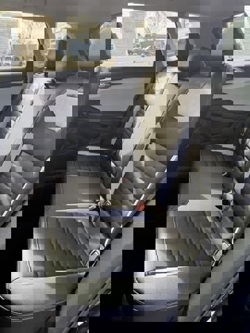 Certified 2025 Volkswagen Taos SEL image 9