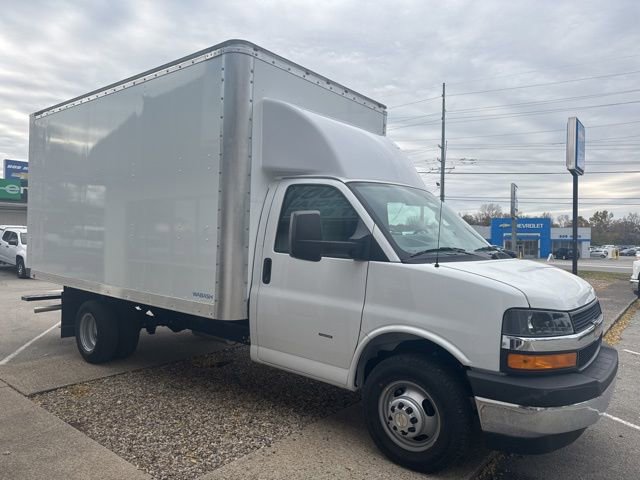 New 2025 Chevrolet Express 3500 Work Van w/ Power Convenience Package image 3
