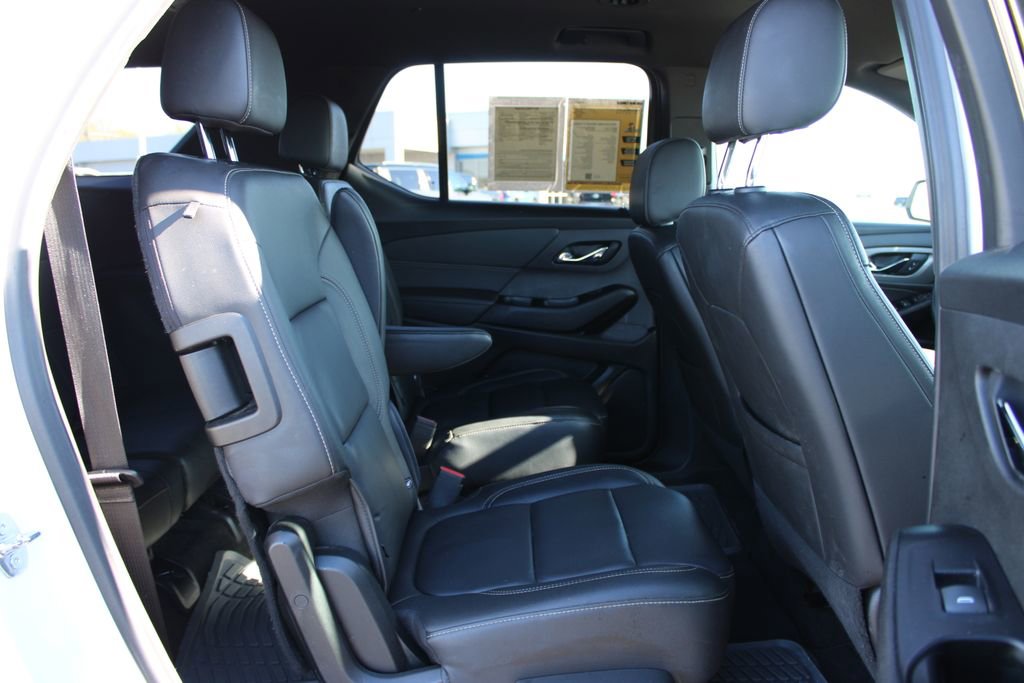 Used 2023 Chevrolet Traverse LT image 34