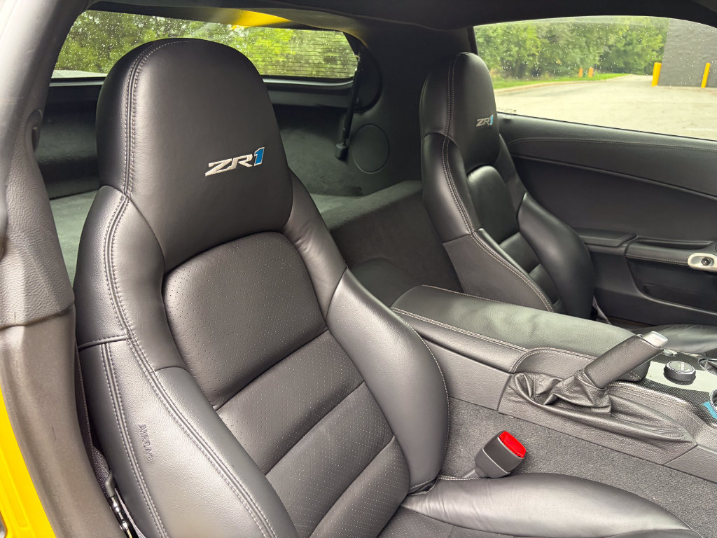 Used 2010 Chevrolet Corvette ZR1 w/ Preferred Equipment Group RWD image 23