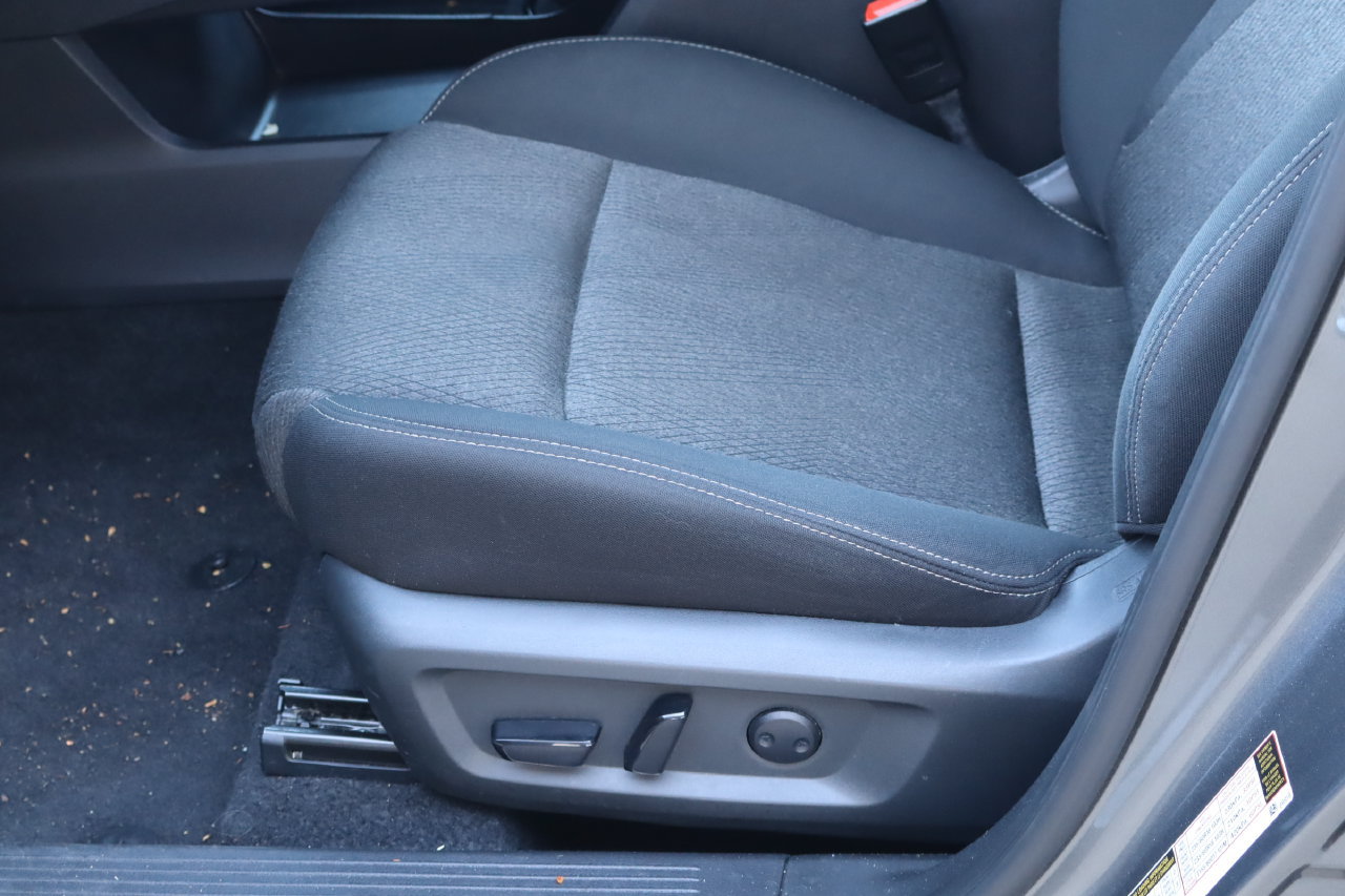 Used 2024 Nissan Rogue SV FWD image 14