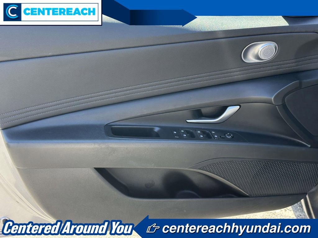 Used 2023 Hyundai Elantra SEL w/ Convenience Package FWD image 13