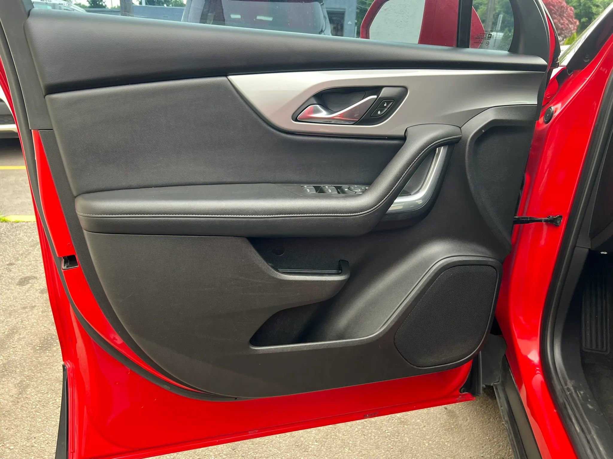 Used 2020 Chevrolet Blazer LT w/ LPO, Floor Liner Package FWD image 11